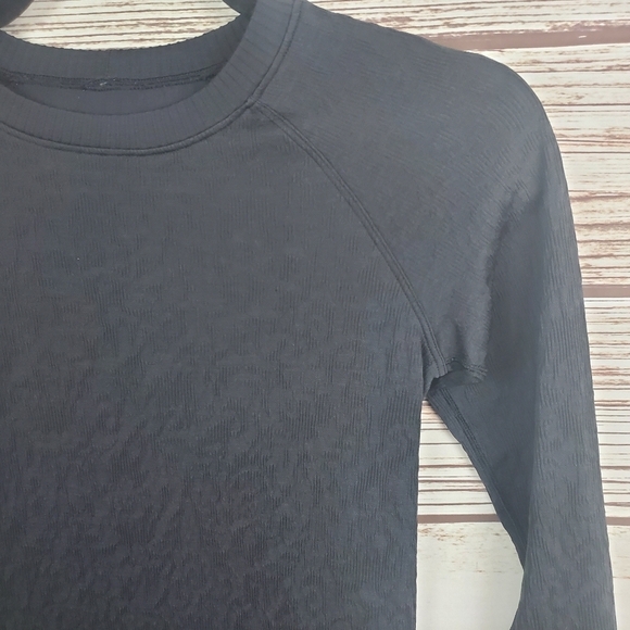 Lululemon Womens Size 4 Black Rest Less Textured Floral Long Sleeve Pullover #5 - Picture 7 of 11